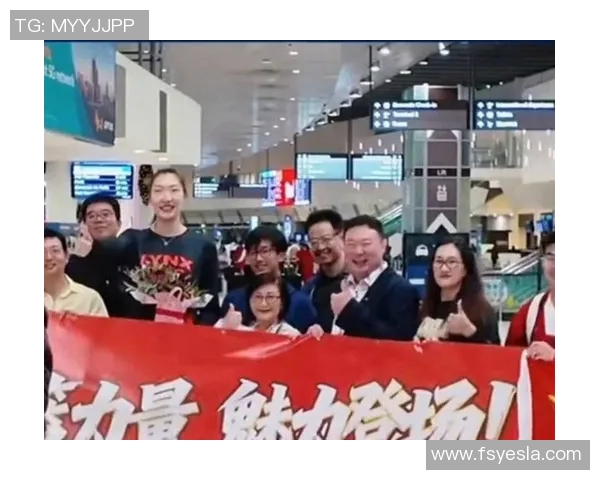 球员赛后感谢粉丝热情接机，机场变“球迷海”