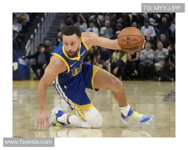 勇士赛场细节曝光 小动作引发球迷热议与媒体关注